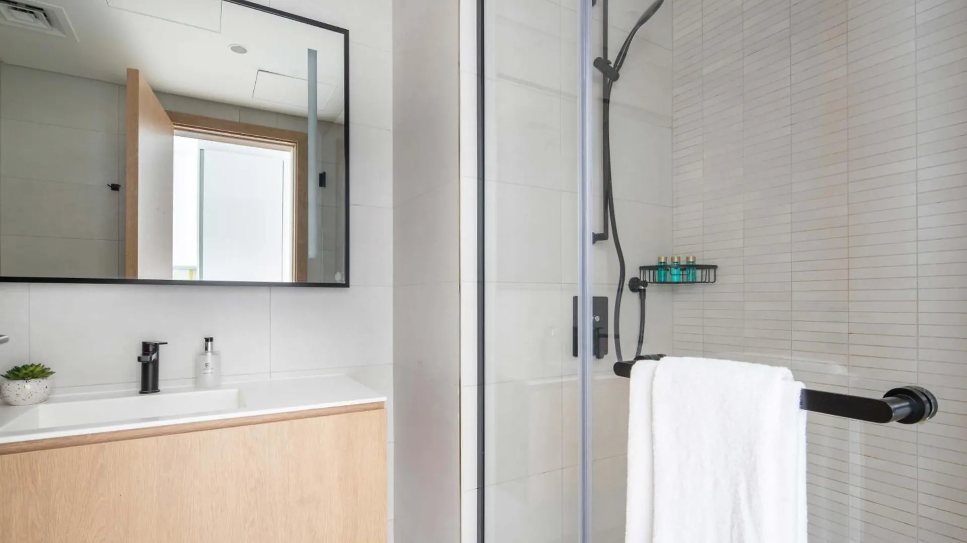 Frank Porter - Marquise Square Apartment Dubai 0*,
